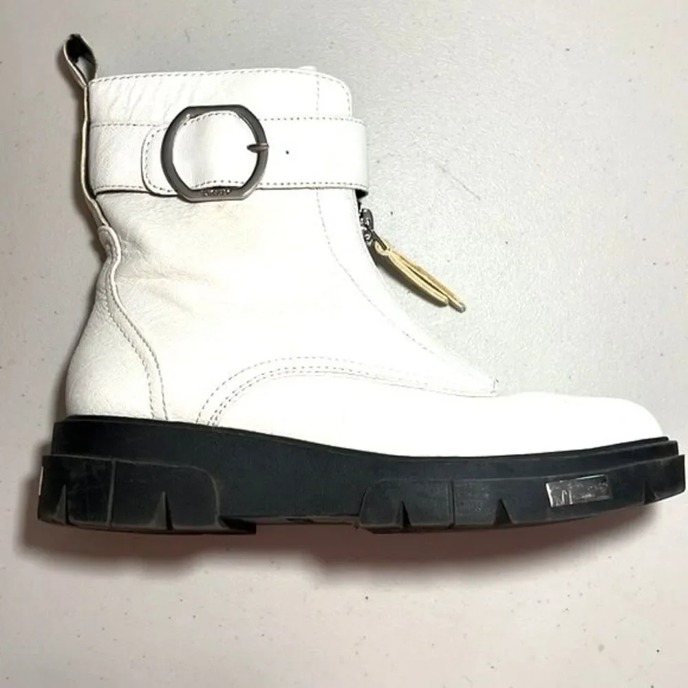 DKNY Laina Lug Sole Booties White Size 9.5